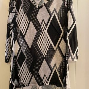 Monochrome Geometric Women's Tunic Top